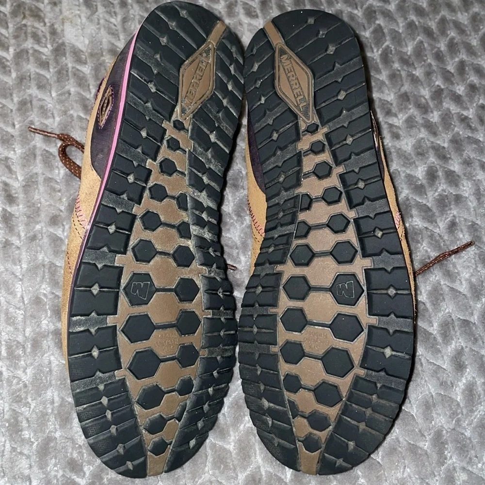 Merrell Dark Earth Shoes.  Size‎ 9.  Vintage. Suede with Wool Sock.
